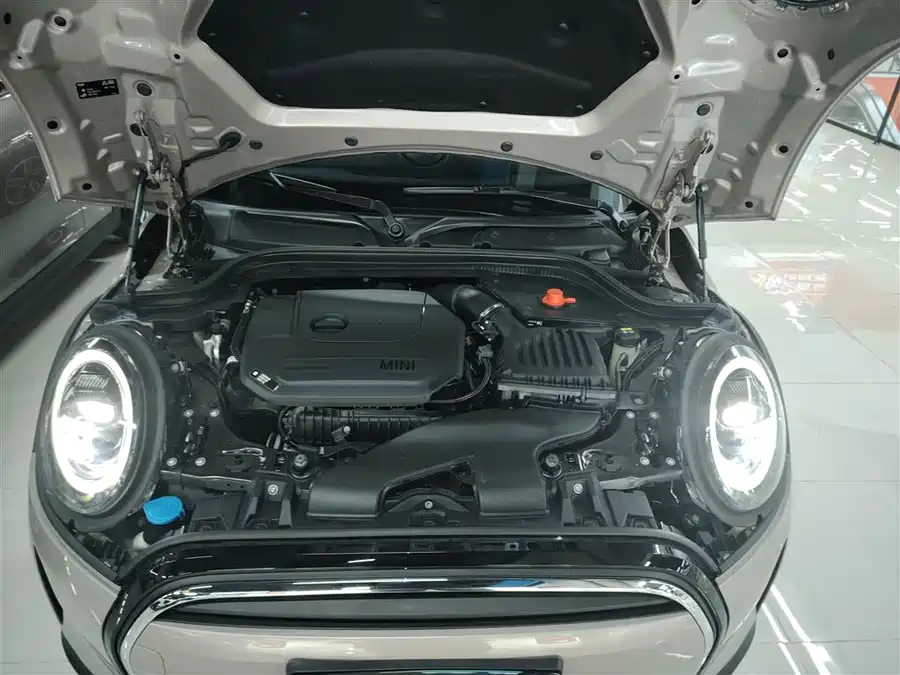 MINI 2022 Бензин