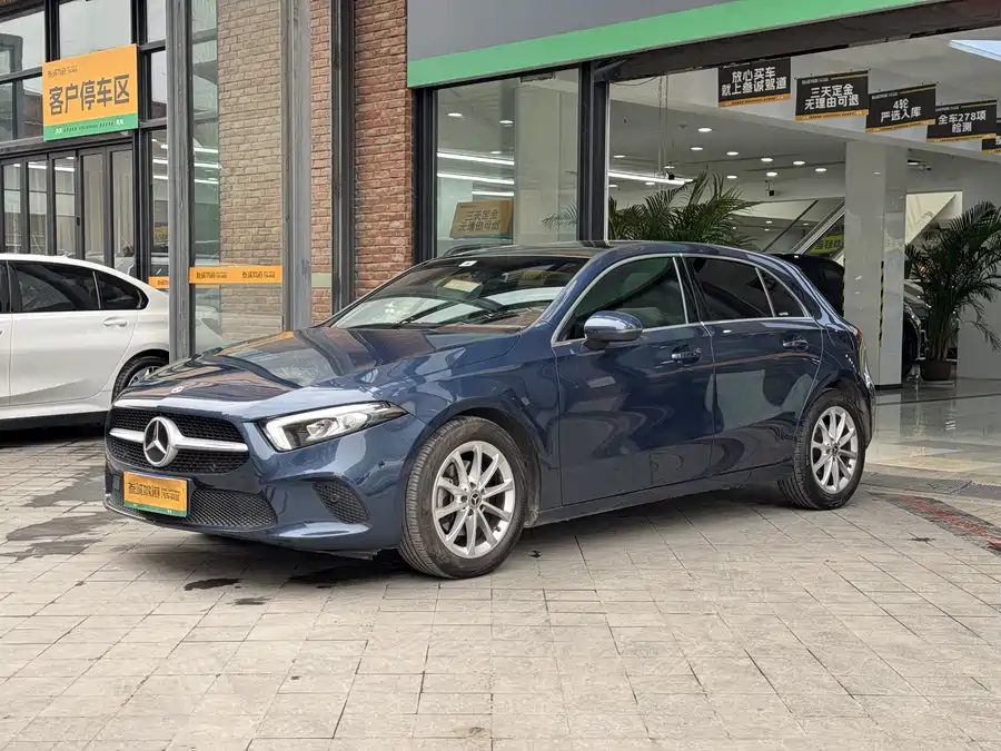 Mercedes-Benz A-Class 2023 Бензин