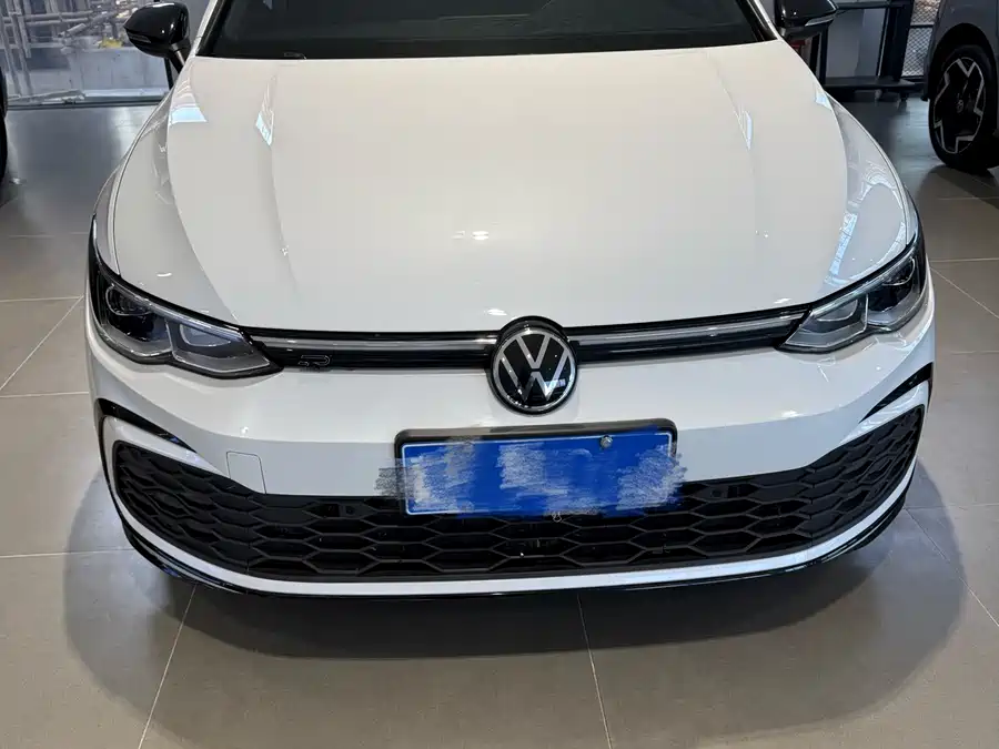 Volkswagen Golf 2022 Бензин