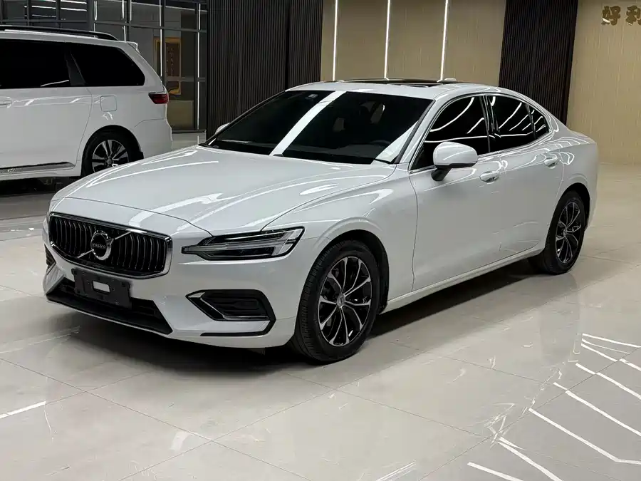 Volvo S60 2022 Гибрид
