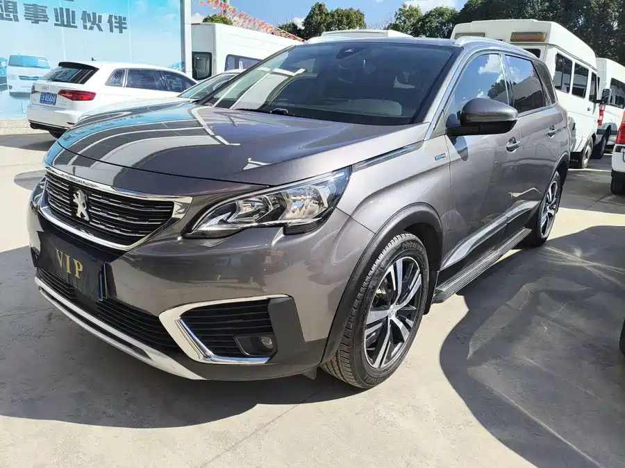 Peugeot 5008 2017 Бензин
