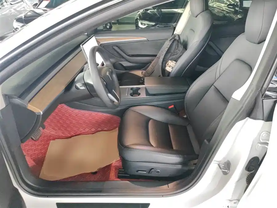 Tesla Model 3 2021 Электрический