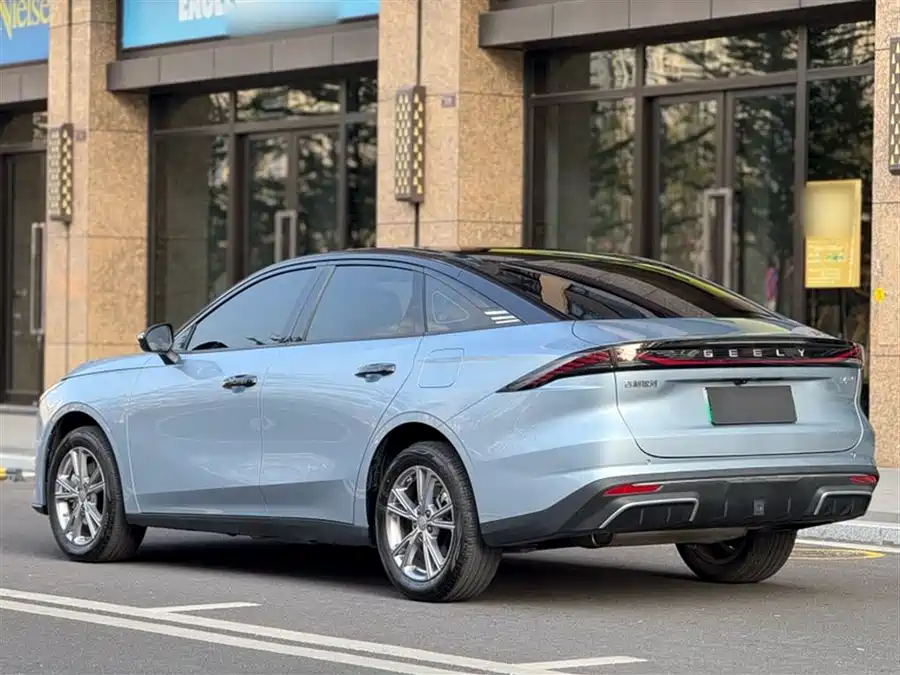 Geely Galaxy Galaxy L6 2025 Подключаемый гибрид