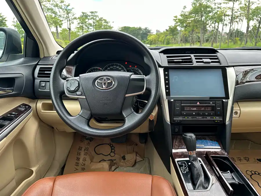 Toyota Camry 2016 Бензин