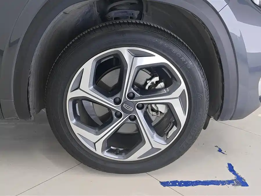 Geely Monjaro L 2024 Бензин