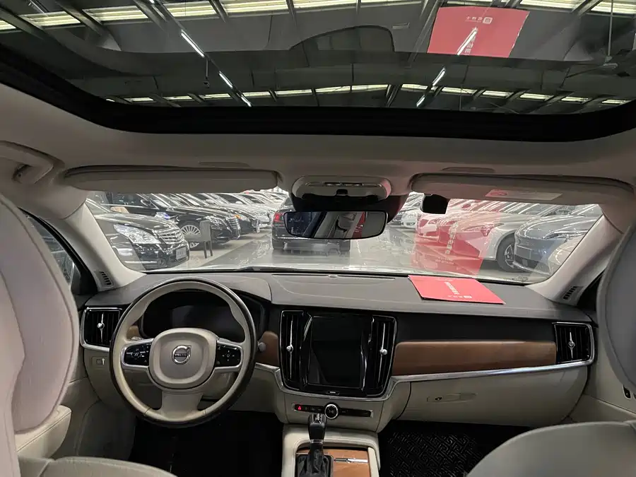 Volvo S90 2017 Бензин