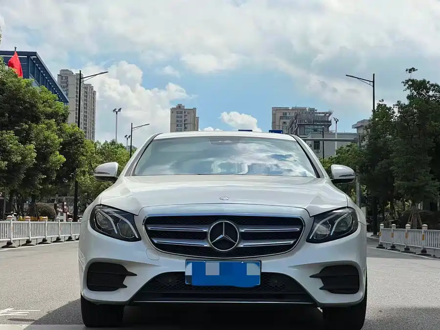 Mercedes-Benz E-Class 2017 Бензин