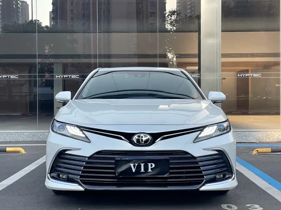 Toyota Camry 2022 Бензин