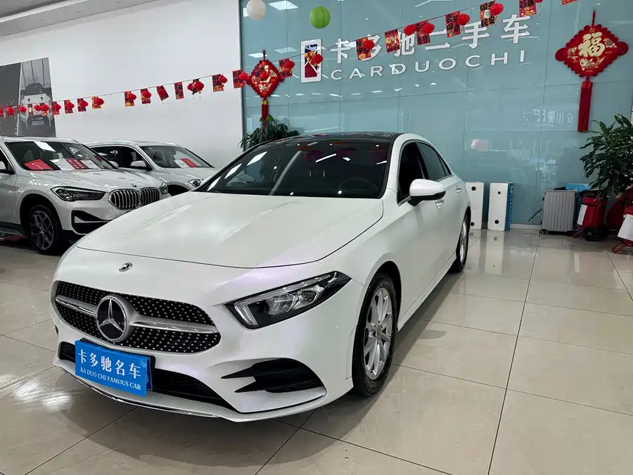 Mercedes-Benz A-Class 2022 Бензин