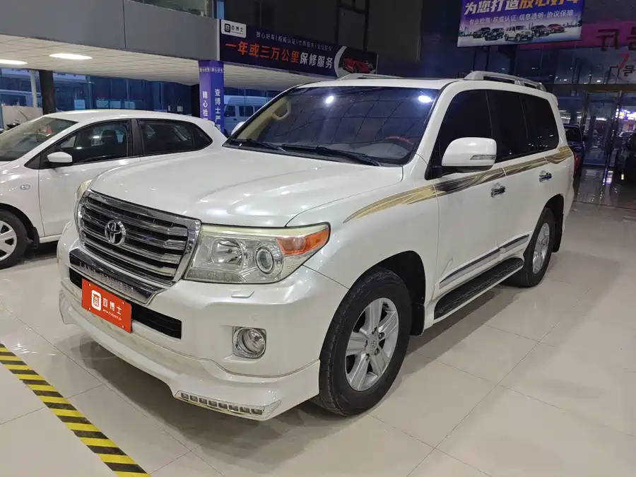 Toyota Land Cruiser 2015 Бензин