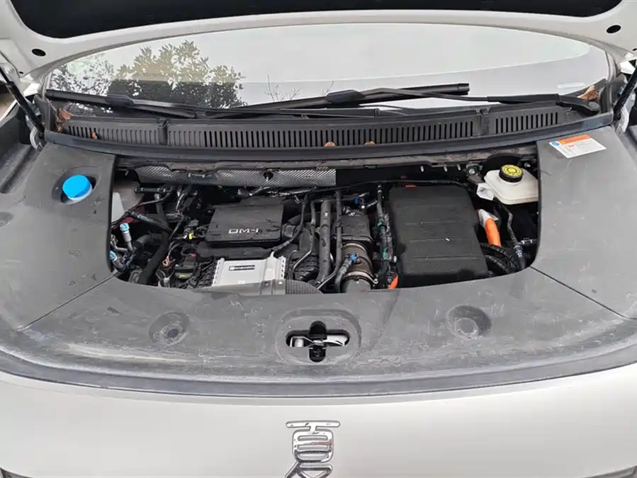 BYD XIA 2025 Подключаемый гибрид