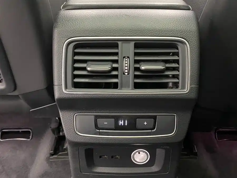 Audi Q5L Sportback 2021 Бензин