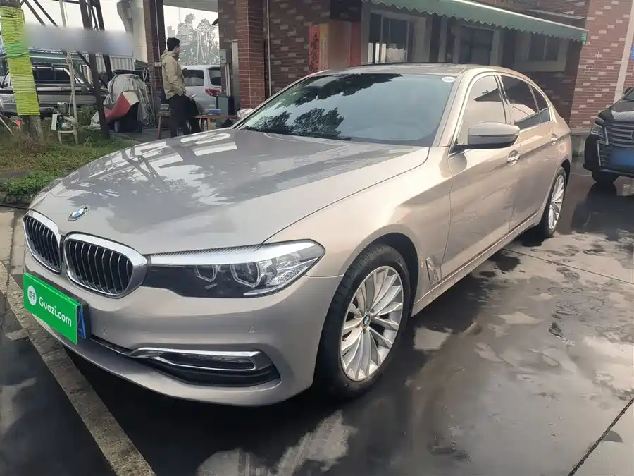 BMW 5 Series 2018 Бензин