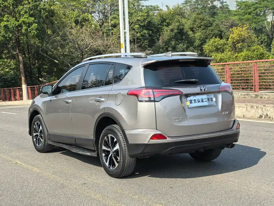 Toyota RAV4 2019 Бензин
