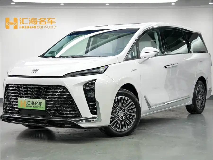 Buick GL8 2024 Подключаемый гибрид