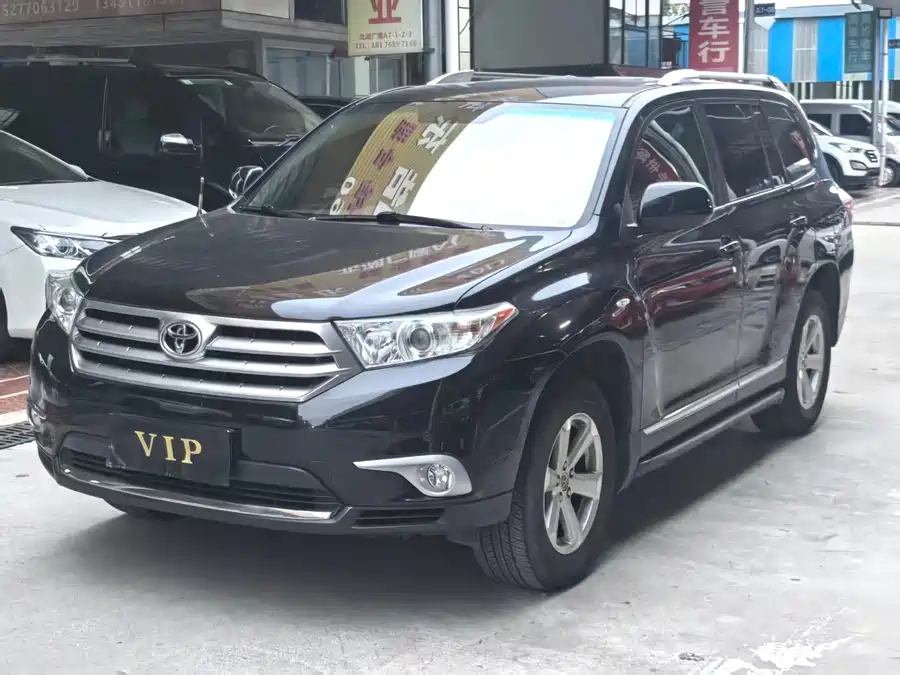 Toyota Highlander 2013 Бензин