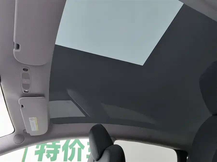 Tesla Model Y 2024 Электрический