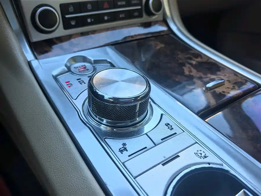 Jaguar XF 2011 Бензин