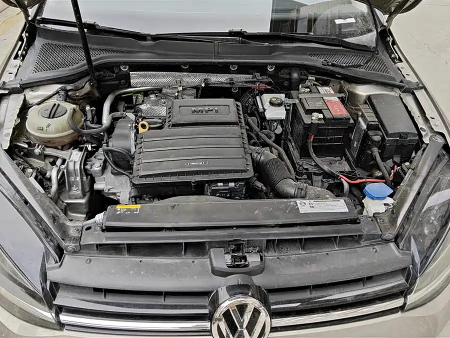 Volkswagen Golf 2018 Бензин