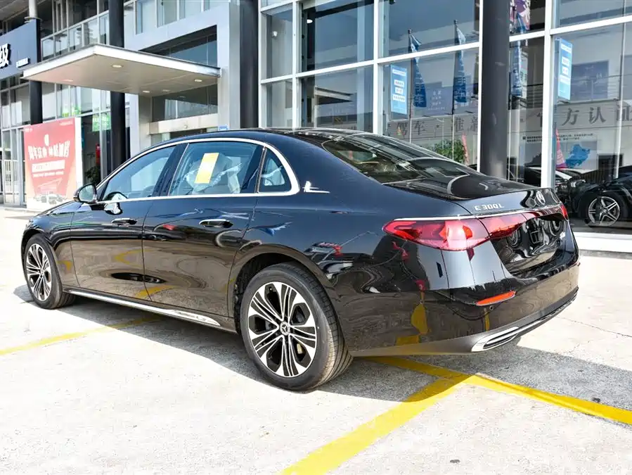 Mercedes-Benz E-Class 2025 Гибрид