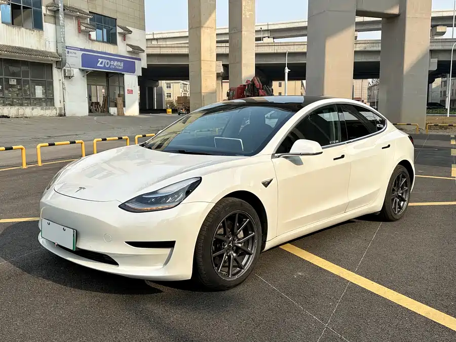 Tesla Model 3 2020 Электрический