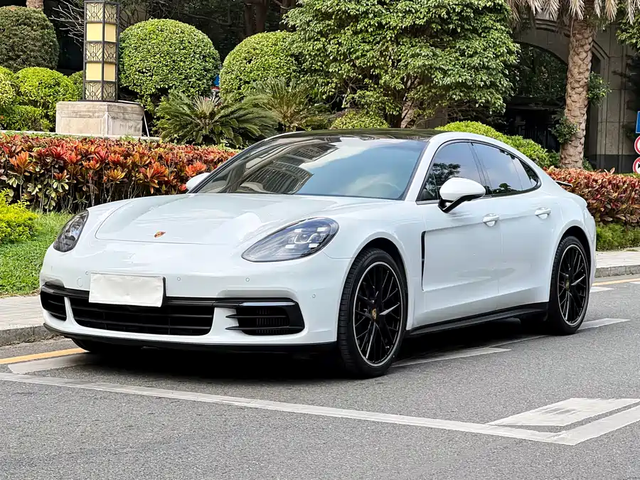 Porsche Panamera 2018 Бензин