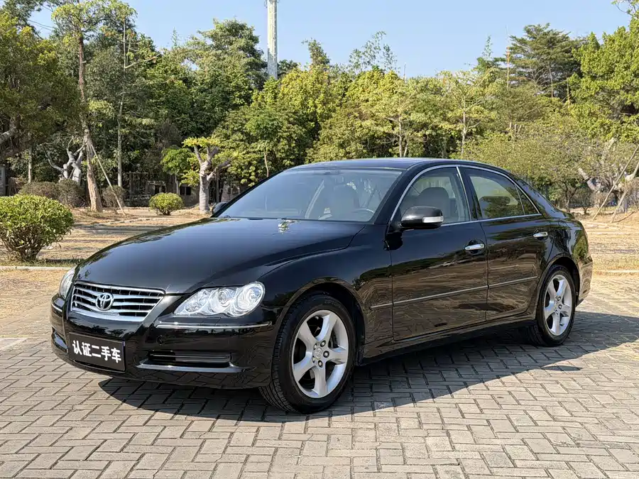 Toyota Reiz 2010 Бензин