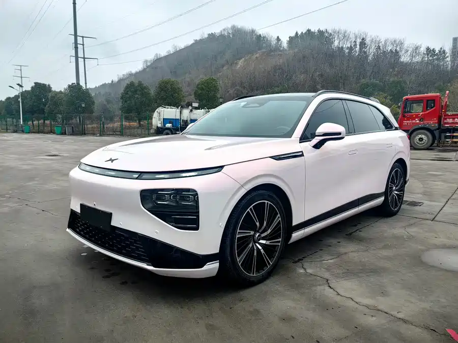 Xpeng G9 2023 Электрический