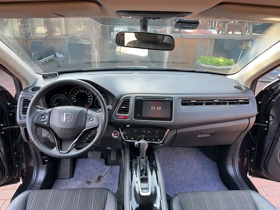 Honda Vezel 2016 Бензин