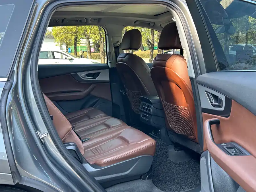 Audi Q7 2018 Бензин