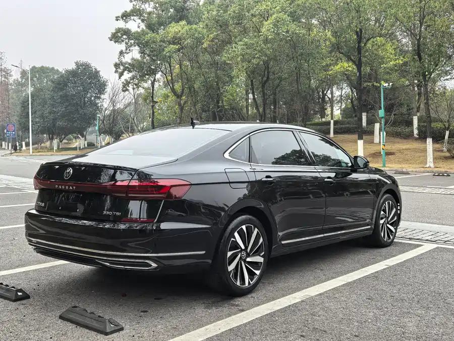 Volkswagen Passat 2024 Бензин