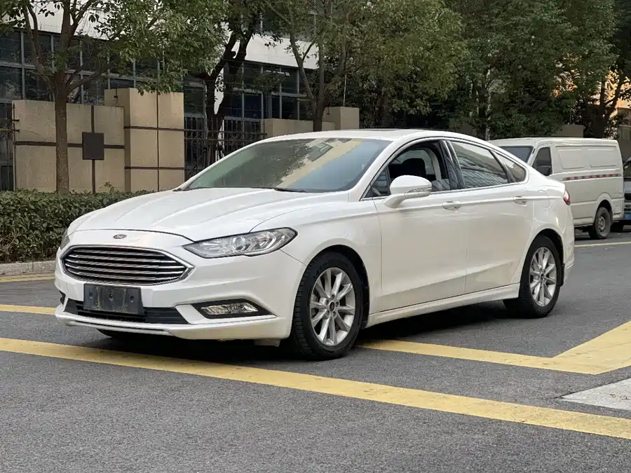 Ford Mondeo 2018 Бензин