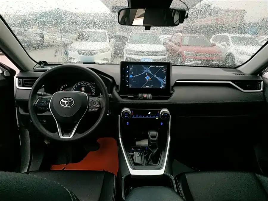 Toyota RAV4 2022 Бензин