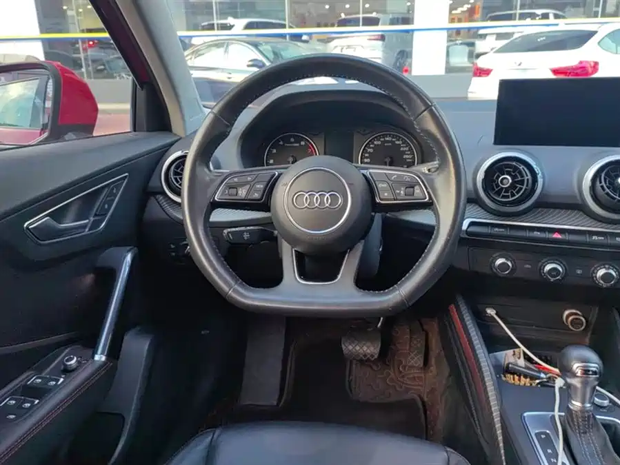 Audi Q2L 2022 Бензин