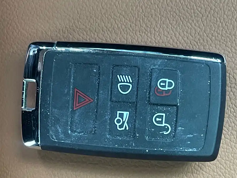 Jaguar XFL 2024 Бензин