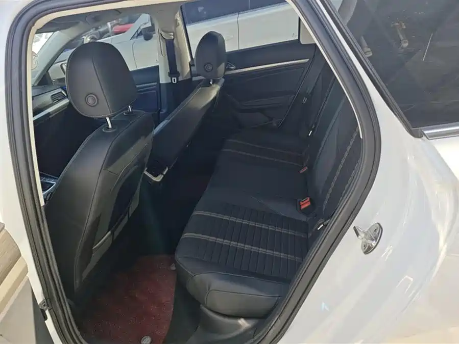 Volkswagen Lavida 2021 Бензин