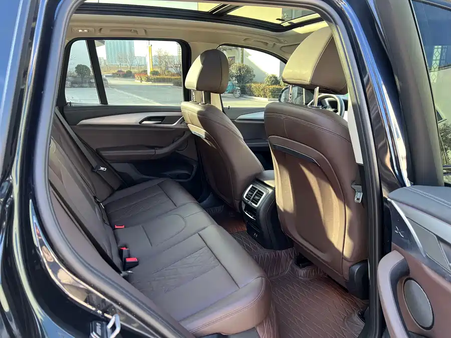 BMW iX3 2023 Электрический