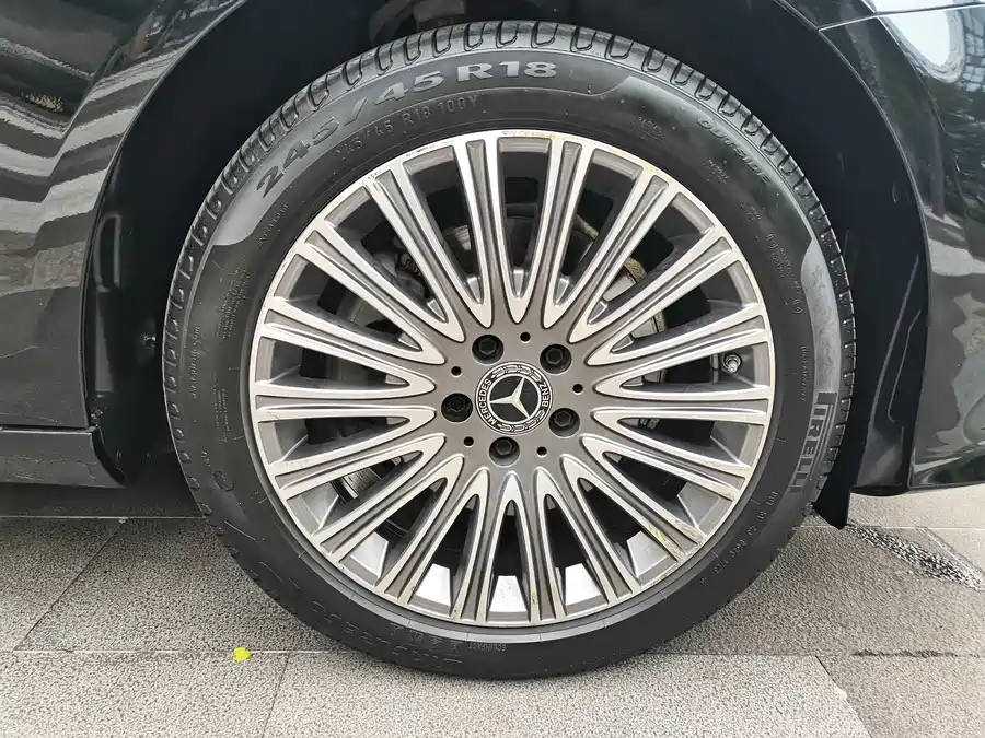 Mercedes-Benz E-Class 2023 Бензин