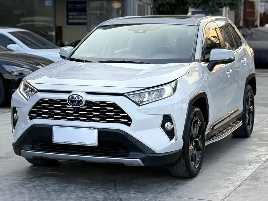 Toyota RAV4 2020 Гибрид