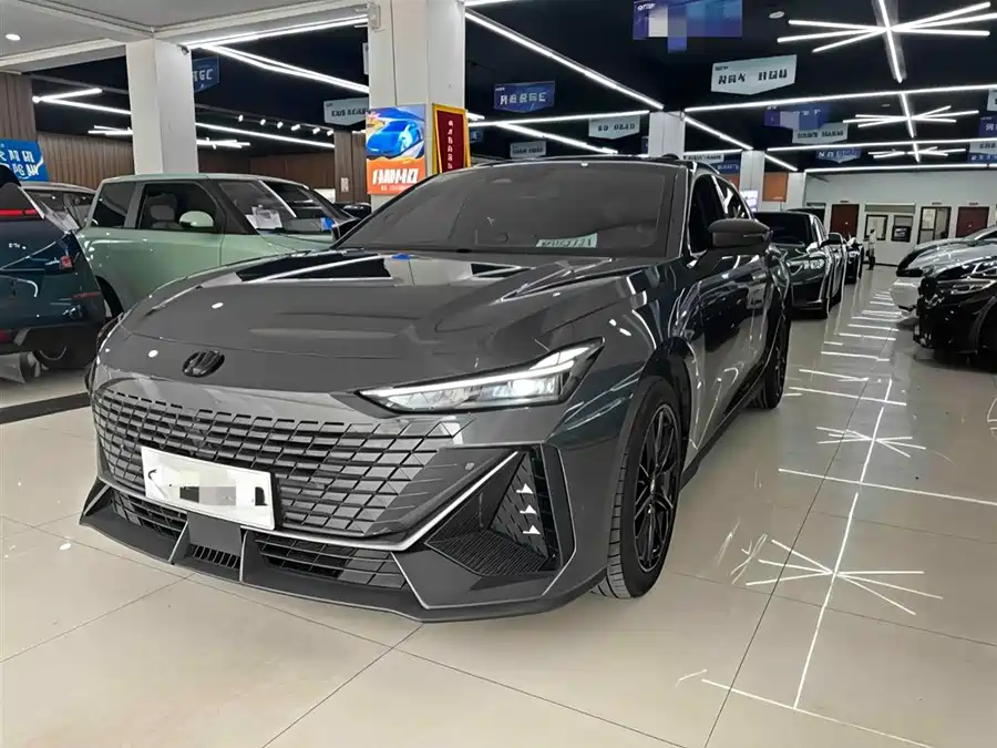 Changan UNI-V 2023 Бензин