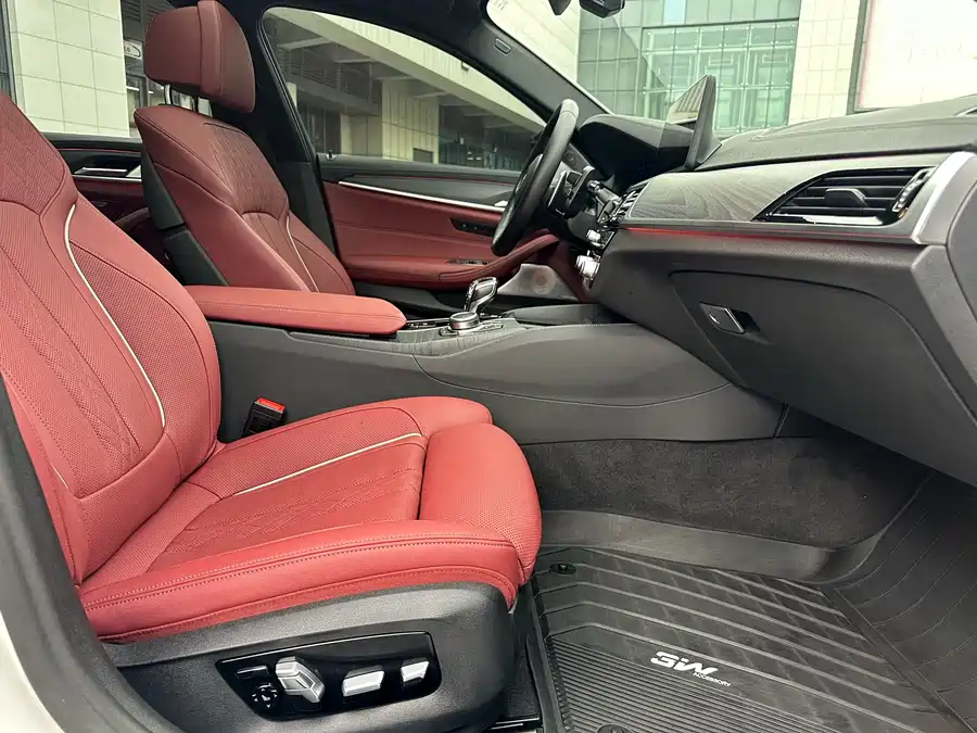 BMW 5 Series 2022 Бензин