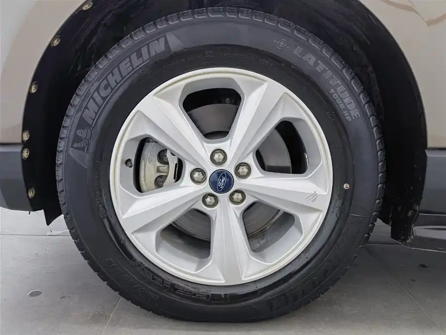 Ford Edge 2017 Бензин