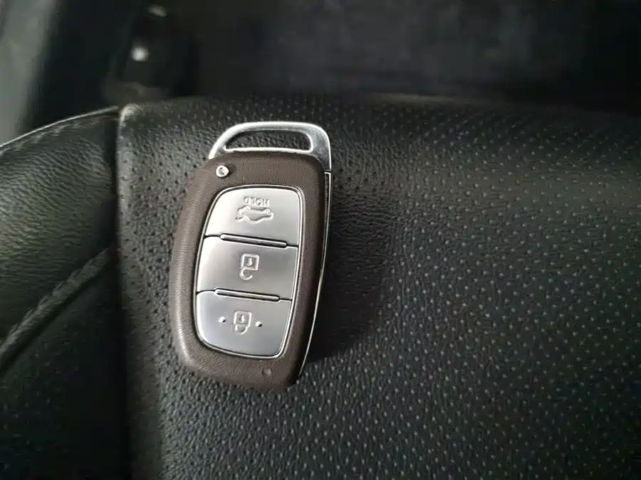 Hyundai MISTRA 2015 Бензин