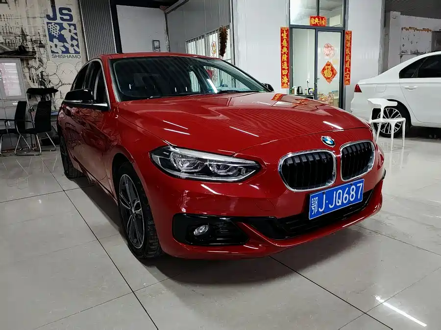 BMW 1 Series 2018 Бензин
