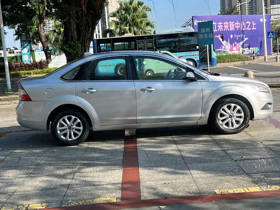 Ford Focus 2013 Бензин