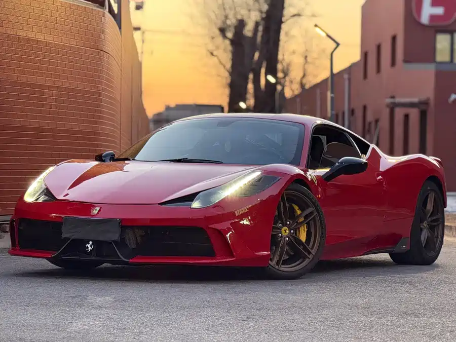 Ferrari 458 2010 Бензин