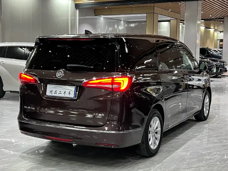 Buick GL8 2017 Бензин